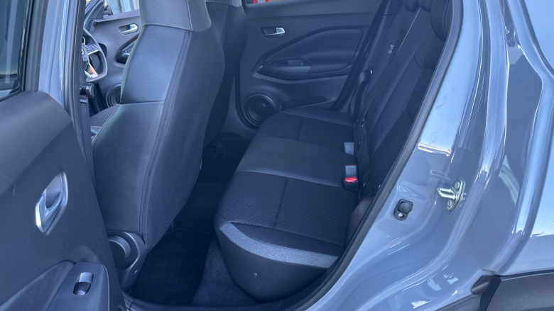 Nissan Juke 1.0 DiG-T N-Connecta 5dr DCT Petrol Hatchback